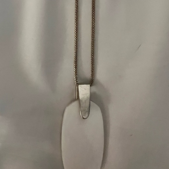 Elegant White Pendant Necklace - Picture 2 of 2